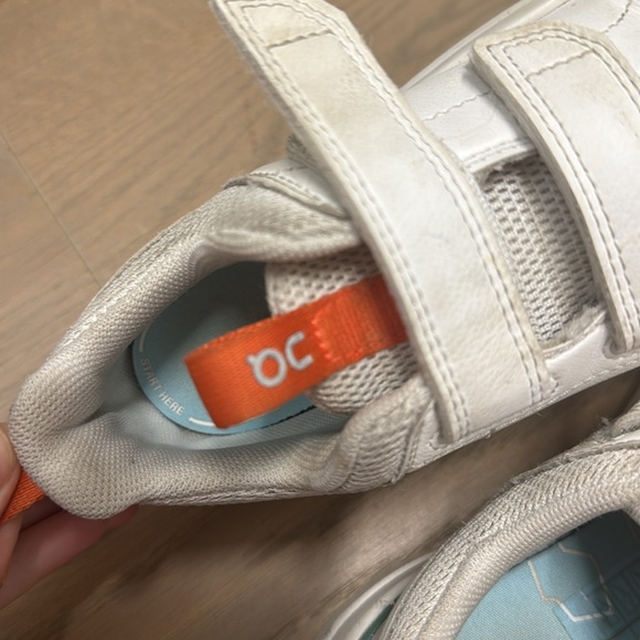 Kids White Velcro Sneakers by On Running Roger Sneaker - Picture 2 of 8